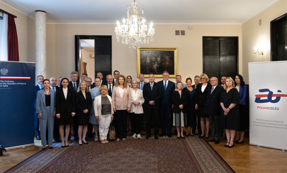 Bulgarijos prezidentas ir ES ambasadoriai aptarė karą, ES ekonomiką ir narystę euro zonoje